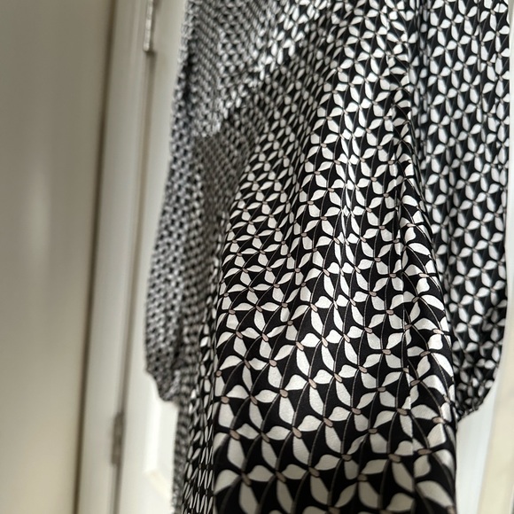 NWT BILLY J Caprice Long Sleeve Mini Dress - Picture 9 of 10